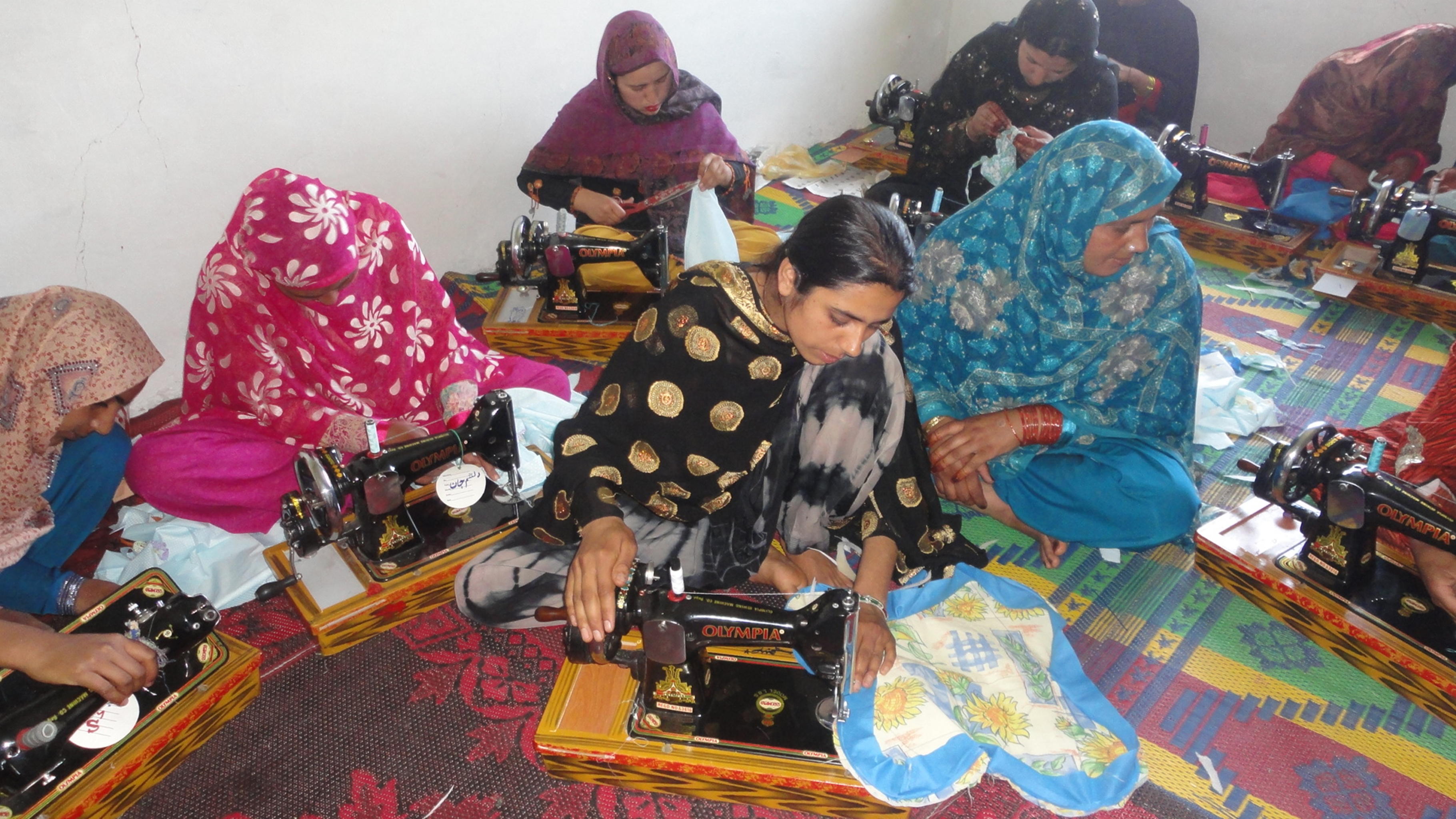 Die Ausbildung zur Schneiderin ermöglicht es den Frauen, selbst ein Einkommen zu