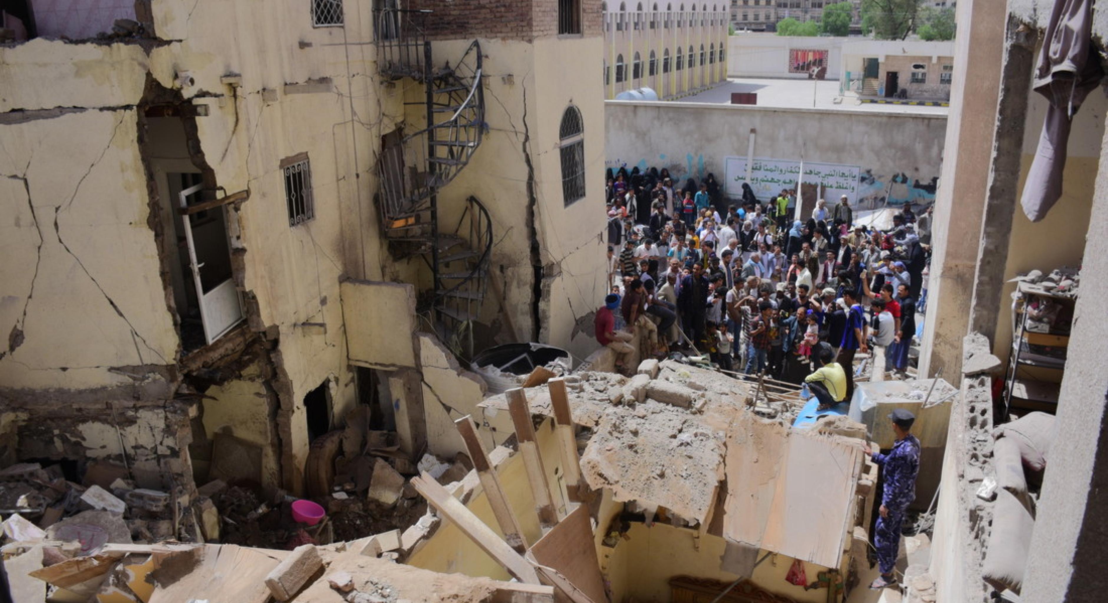 Zerstörung nach Luftangriff in Sanaa im Jemen