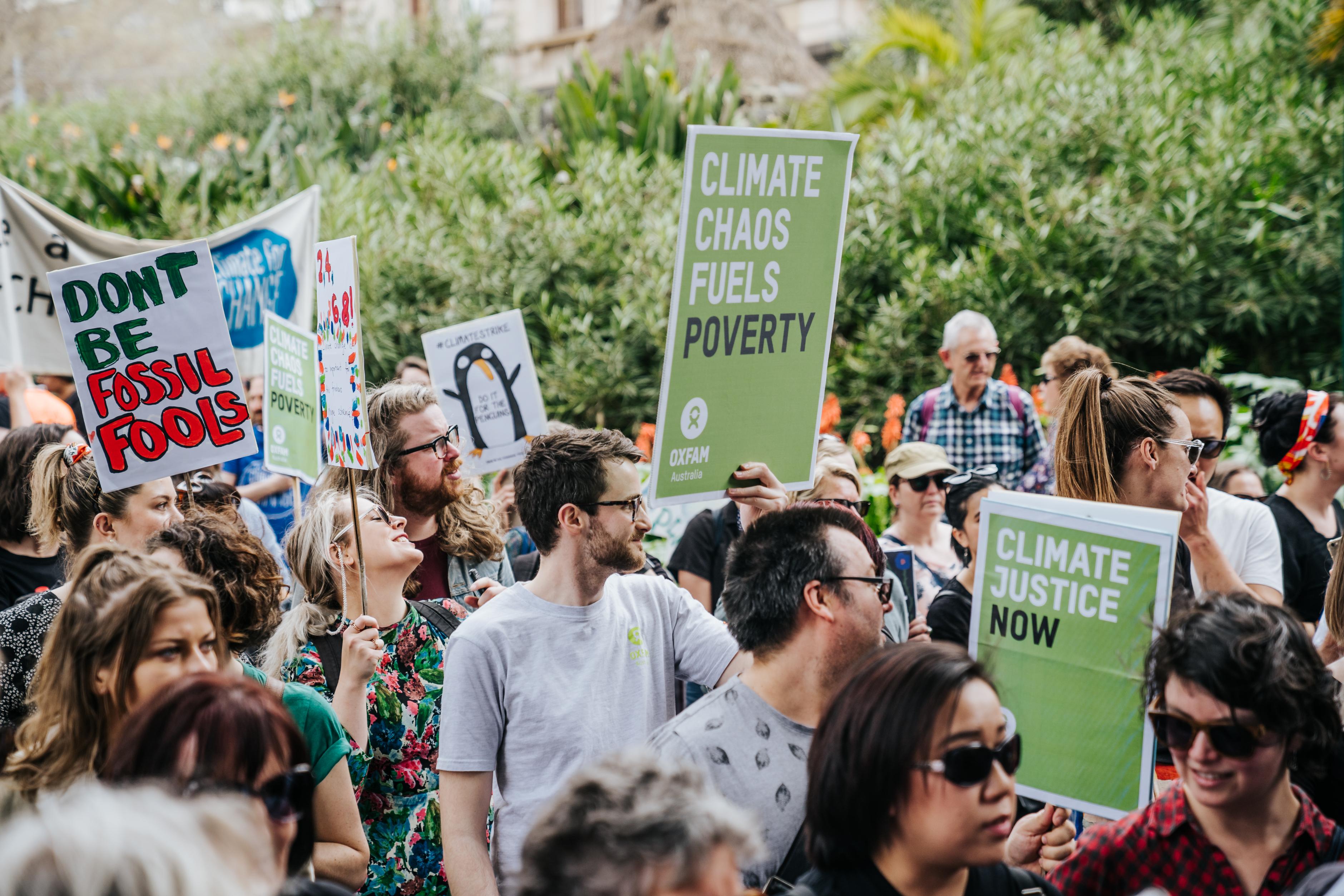 Menschen auf einem Klimaprotest in Melbourne