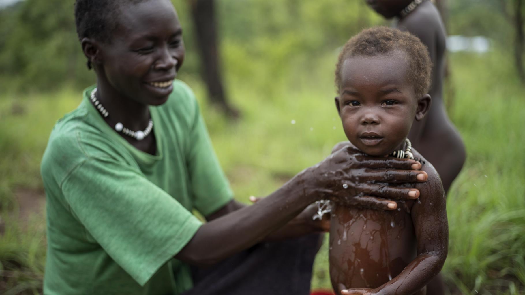 Amina aus Südsudan in einer Flüchtlingssiedlung in Uganda