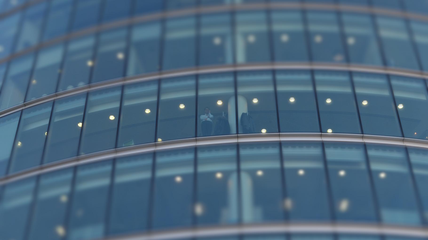Fensterfront eines Bürogebäudes