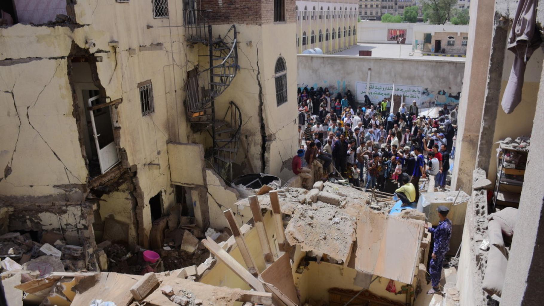 Zerstörung nach Luftangriff in Sanaa im Jemen